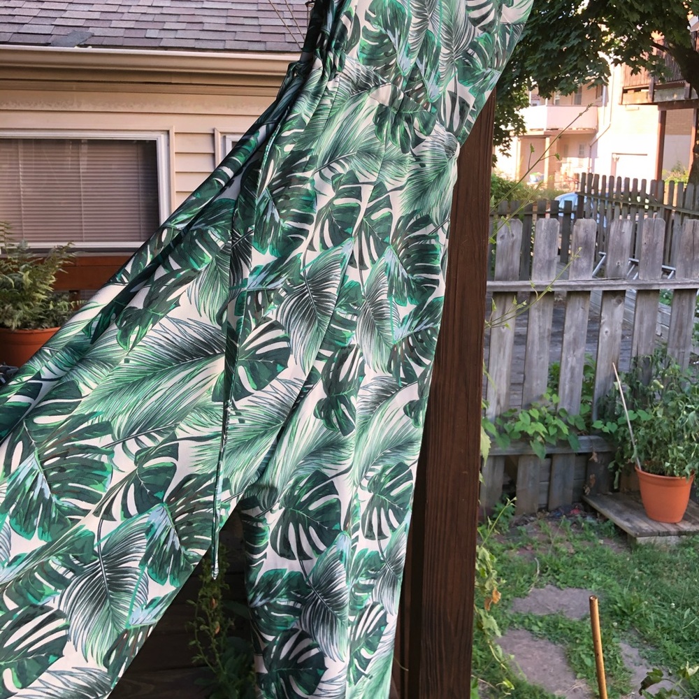 Monstera Leaf Dalia Jumpsuit with side ties - Picture 11 of 15